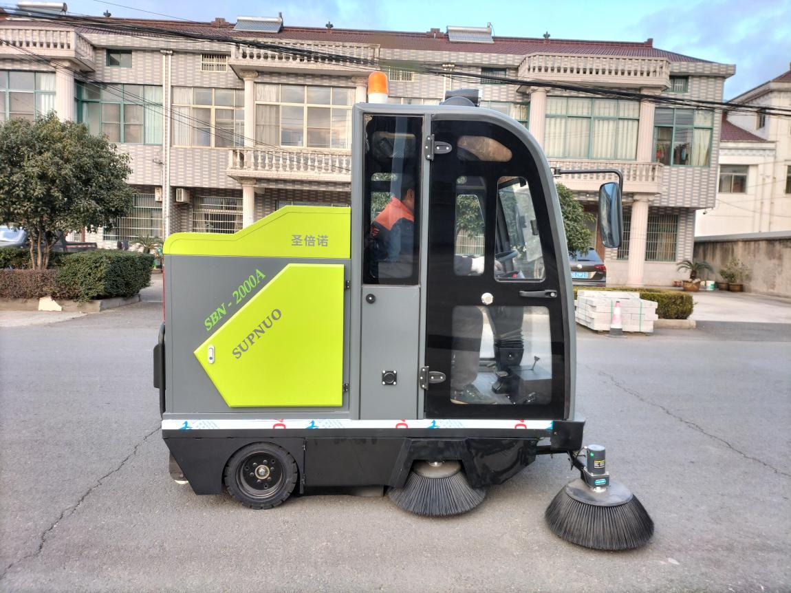 滑县龙建清扫车