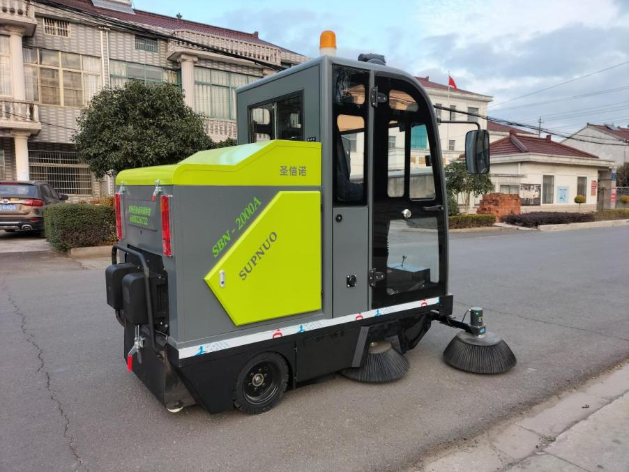 滑县龙建清扫车_0